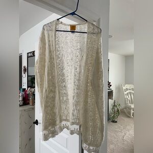 Woman’s Lace Sleeveless Top